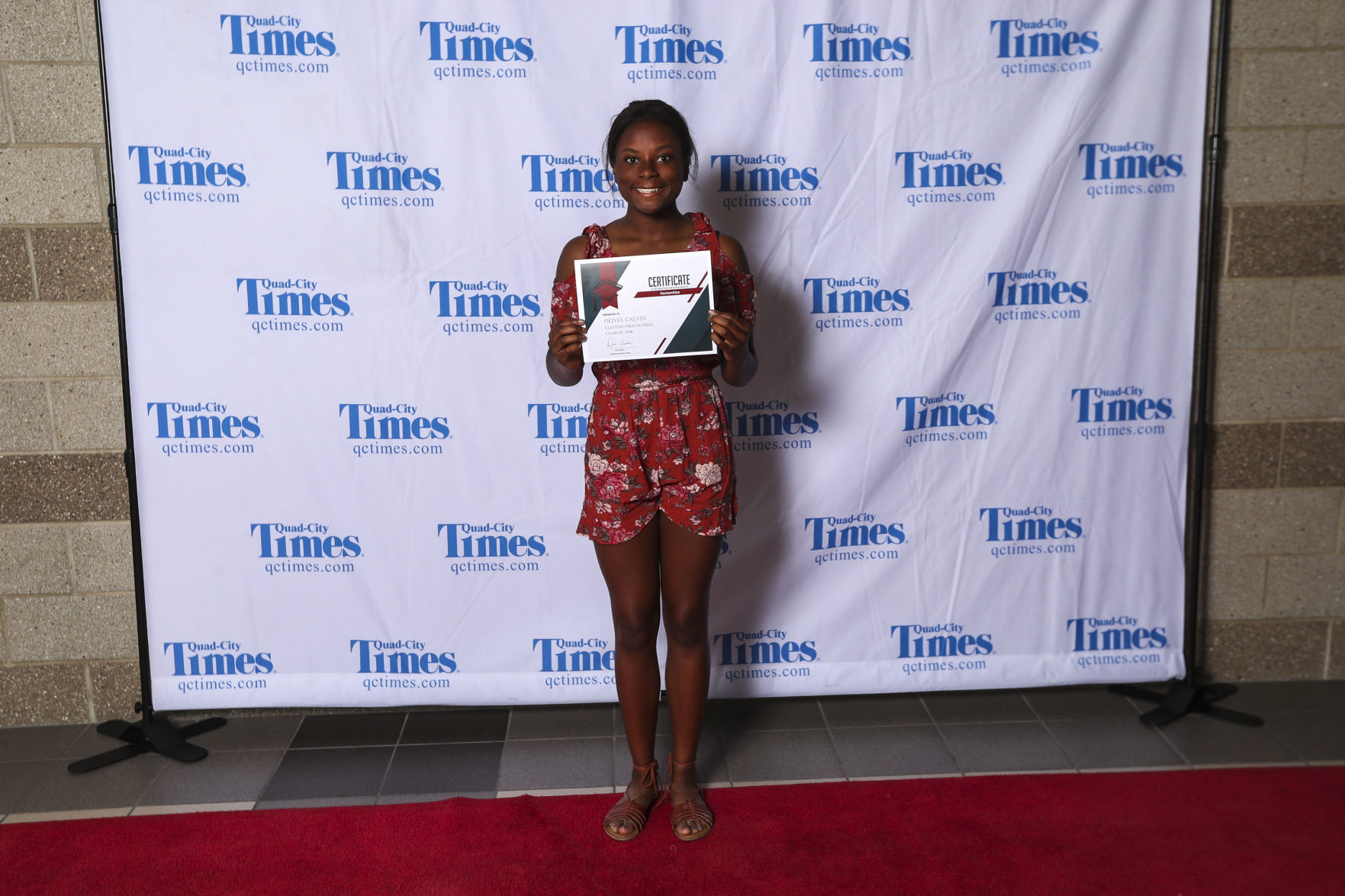 051518-salute-to-academics-red-carpet-057